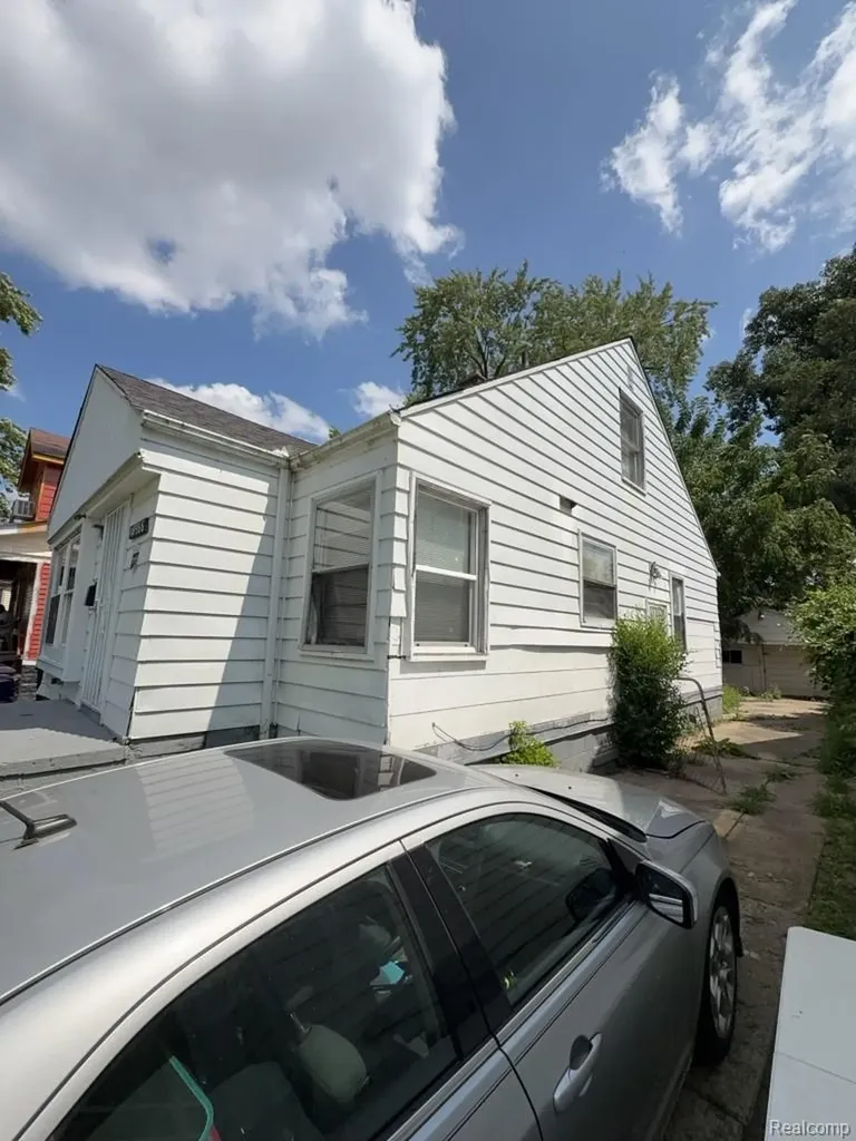 18988 Dale Street Detroit City MI 48219
