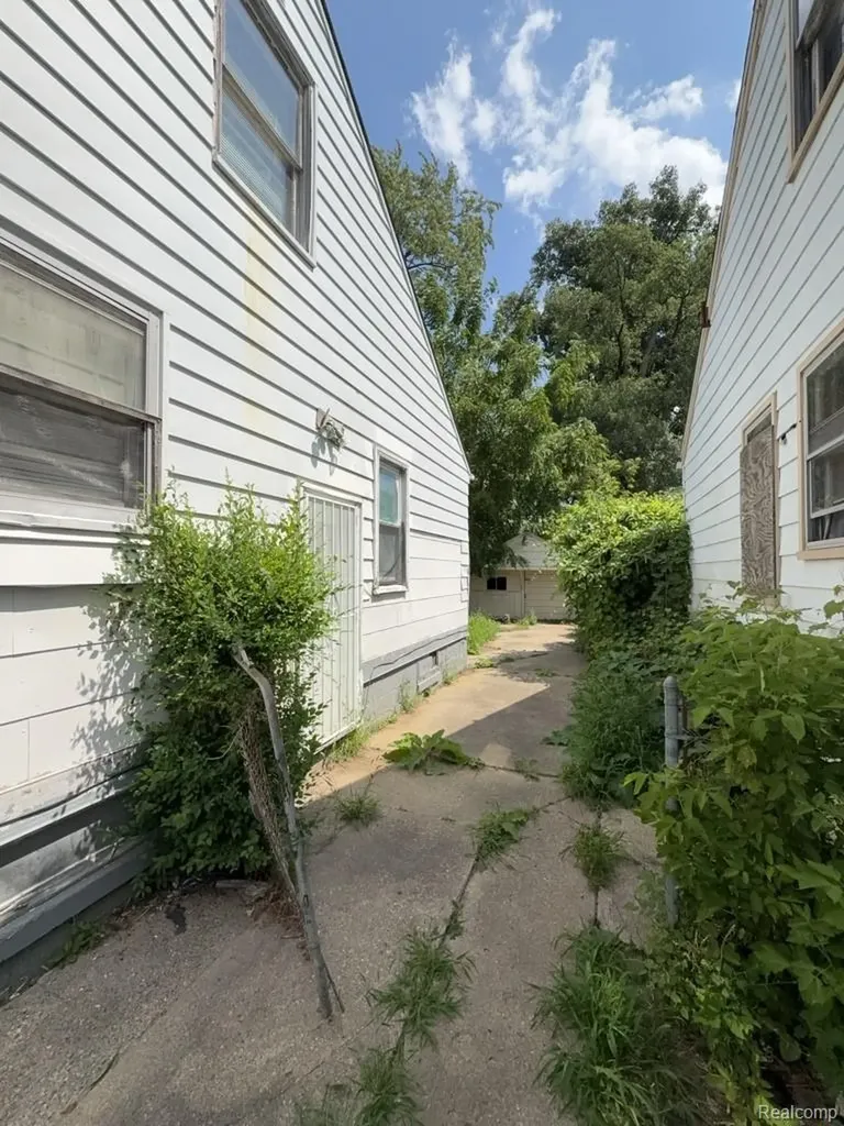18988 Dale Street Detroit City MI 48219