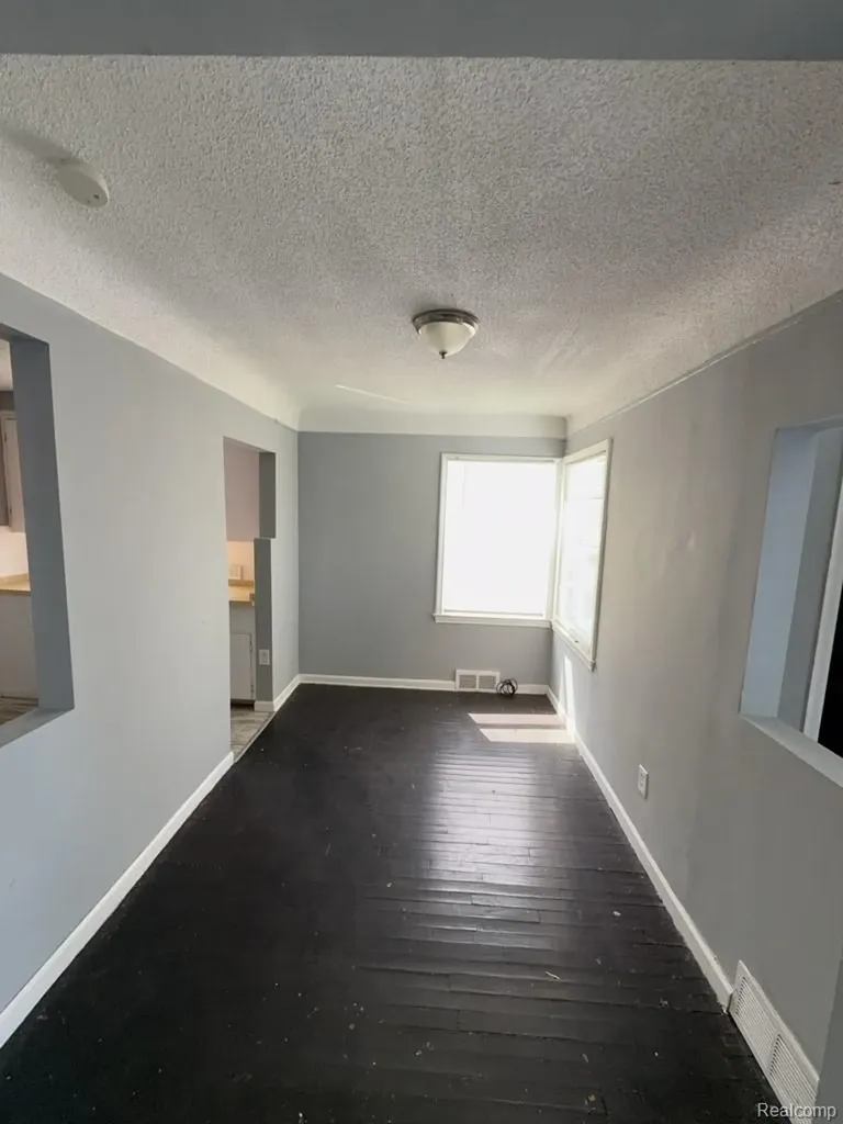 18988 Dale Street Detroit City MI 48219