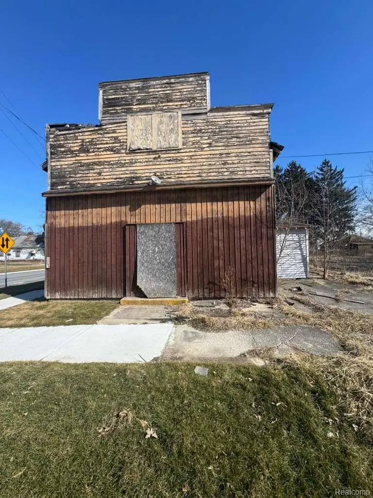 2900 S Jefferson Avenue Saginaw City MI 48601