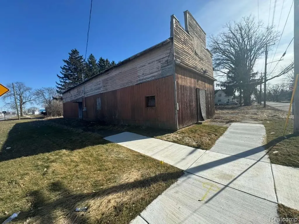 2900 S Jefferson Avenue Saginaw City MI 48601