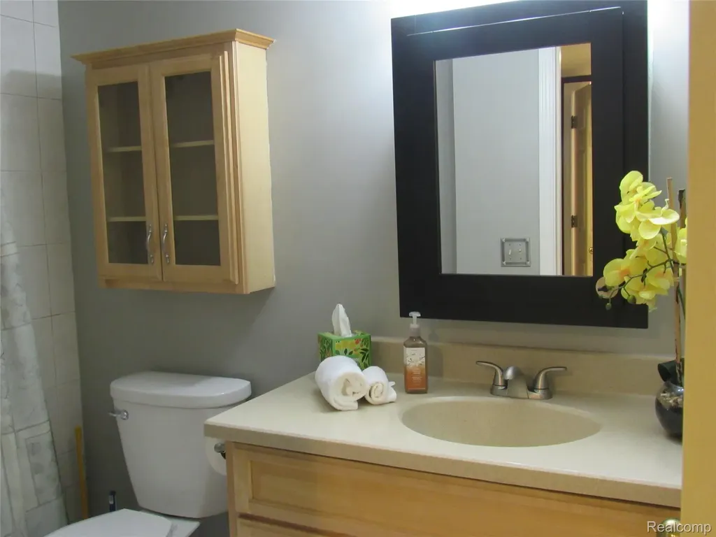 3565 S Port Cove Drive Waterford Charter Township MI 48328