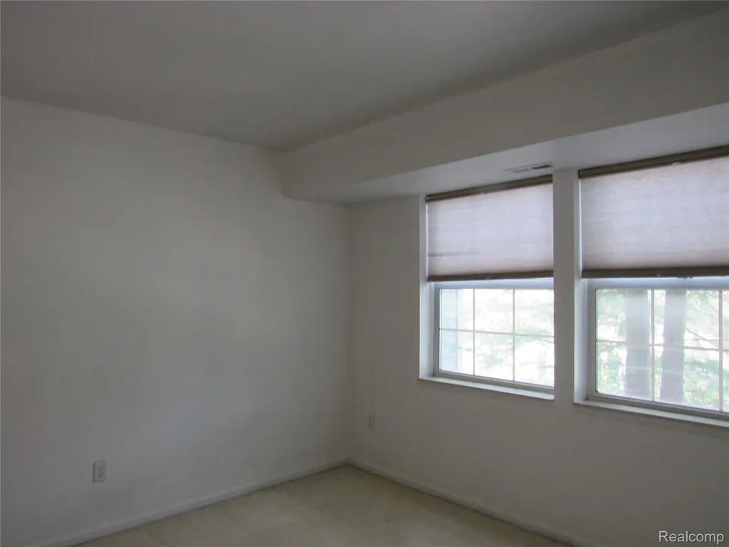 3565 S Port Cove Drive Waterford Charter Township MI 48328
