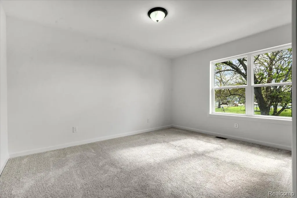1876 Mckinley Street Wyandotte City MI 48192