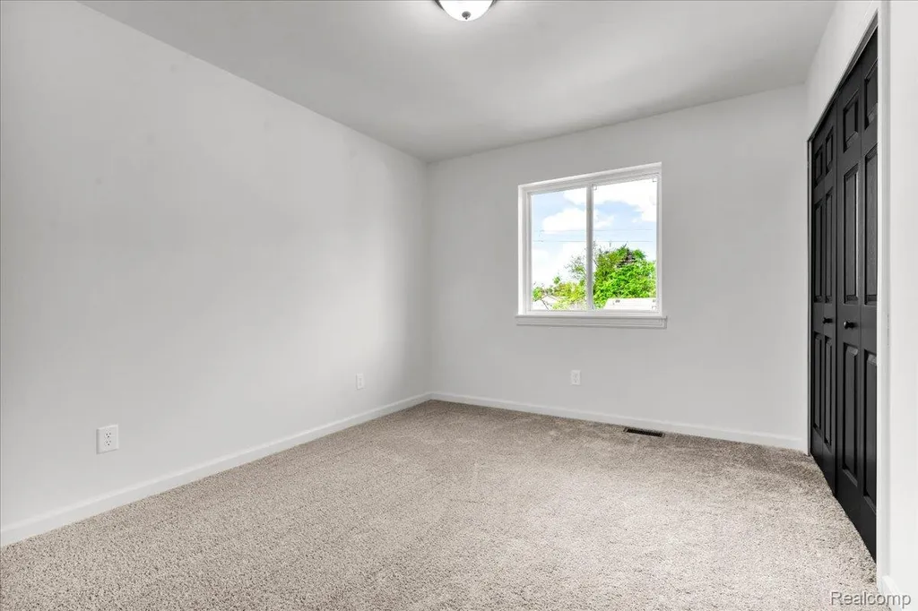 1876 Mckinley Street Wyandotte City MI 48192