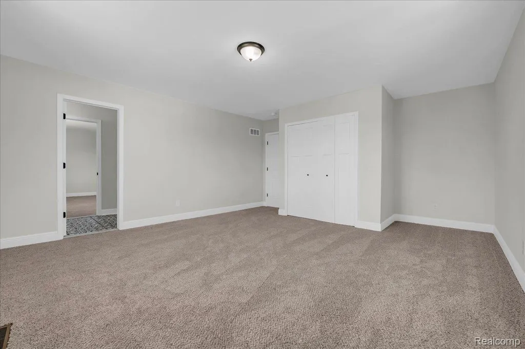 1876 Mckinley Street Wyandotte City MI 48192