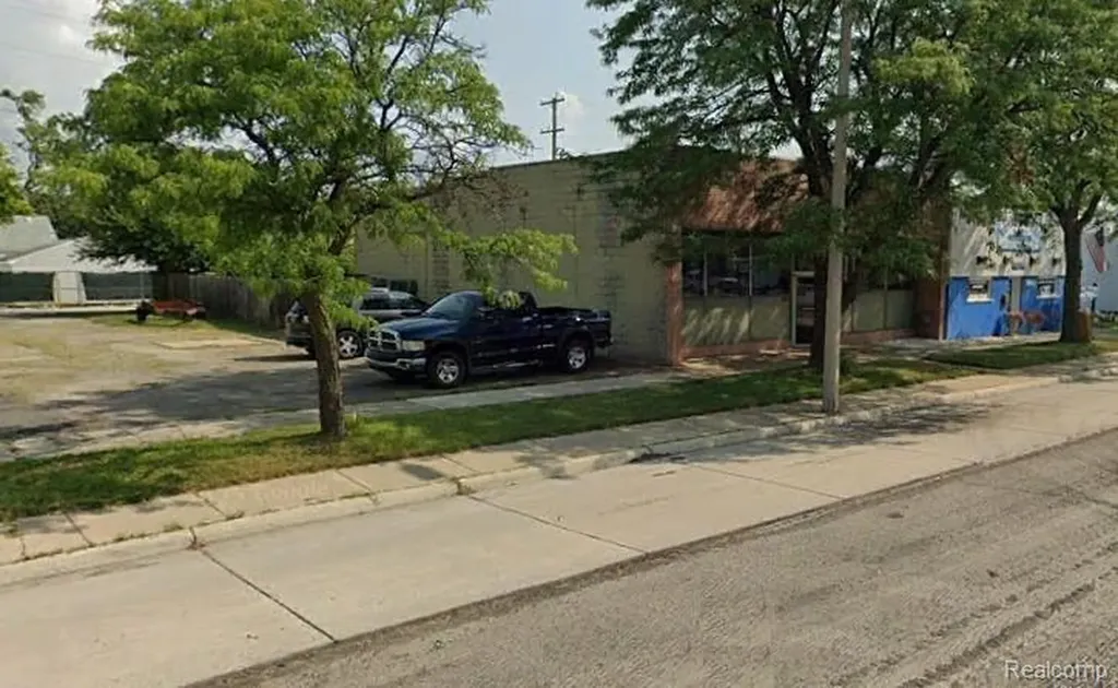 1814 Eureka Road Wyandotte City MI 48192