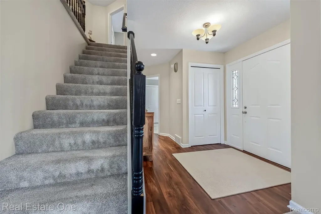 5115 Ossad Drive Norton Shores City MI 49441