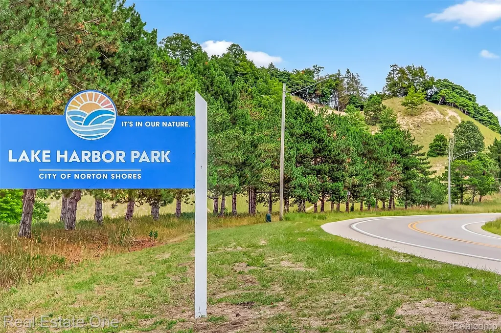 5115 Ossad Drive Norton Shores City MI 49441
