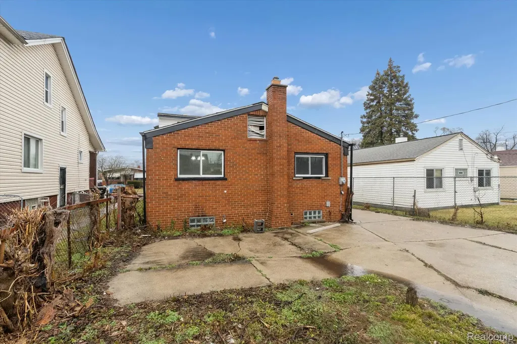 18821 Albany Street Detroit City MI 48234