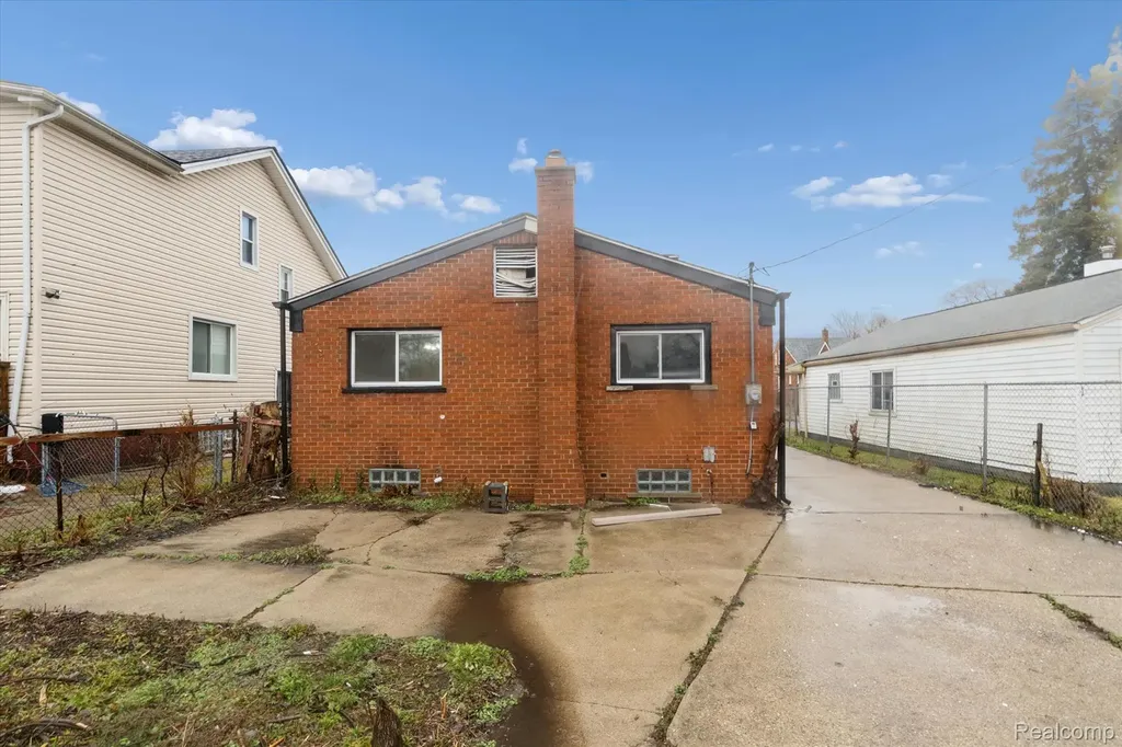 18821 Albany Street Detroit City MI 48234