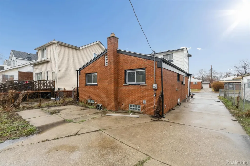 18821 Albany Street Detroit City MI 48234