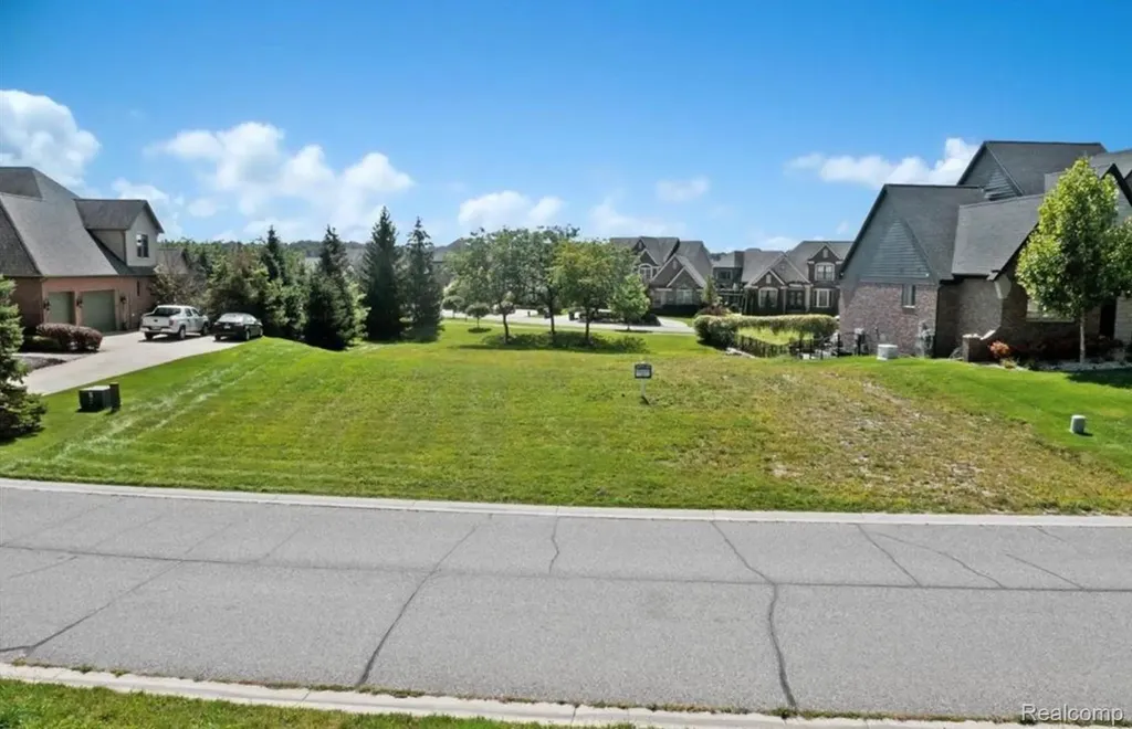 10539 Stoney Point Drive Green Oak Township MI 48178