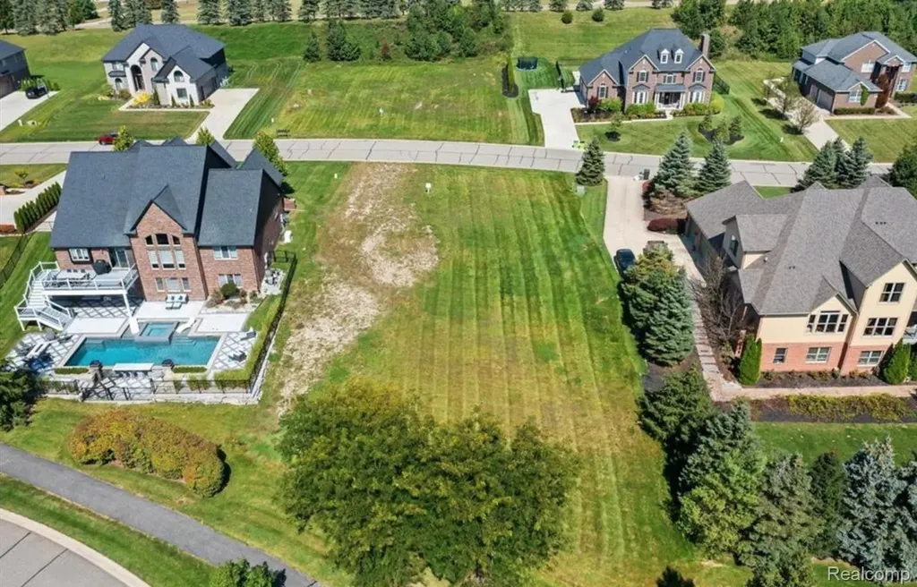 10539 Stoney Point Drive Green Oak Township MI 48178