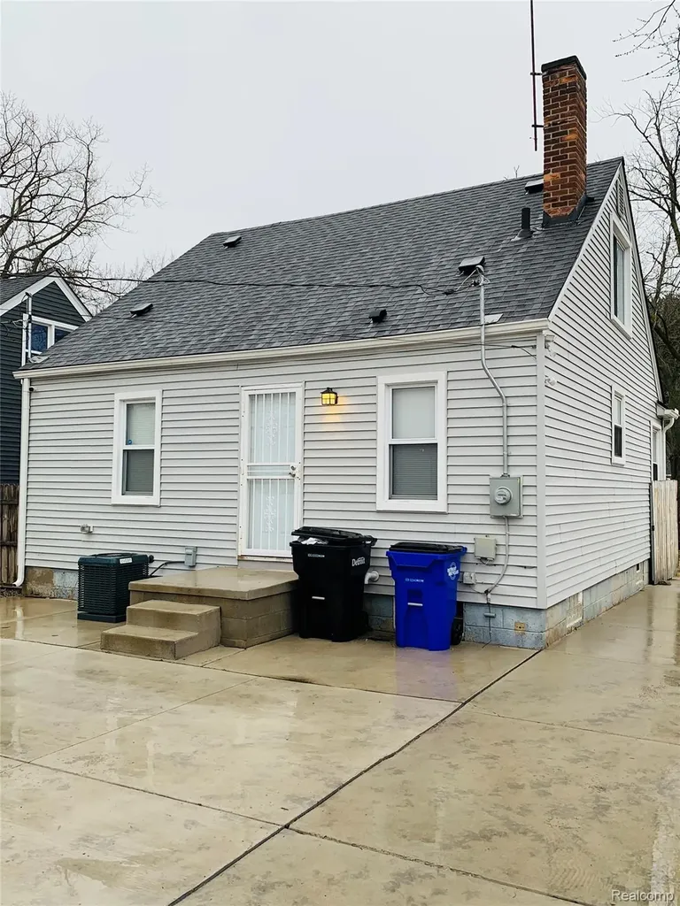 17103 Patton Street Detroit City MI 48219