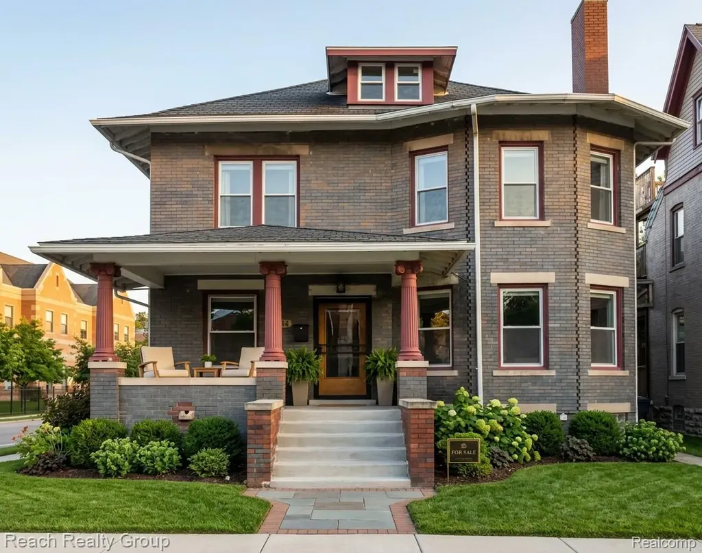 324 Eliot Street Detroit City MI 48201