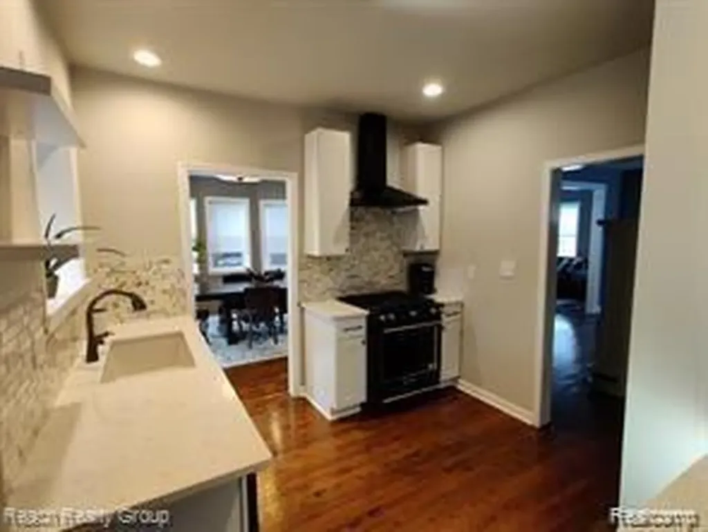 324 Eliot Street Detroit City MI 48201