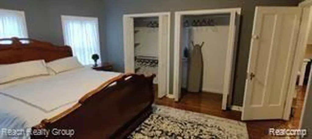 324 Eliot Street Detroit City MI 48201
