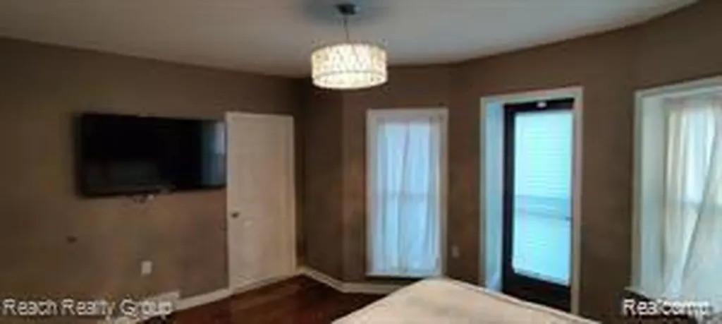 324 Eliot Street Detroit City MI 48201
