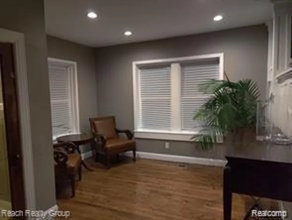 324 Eliot Street Detroit City MI 48201
