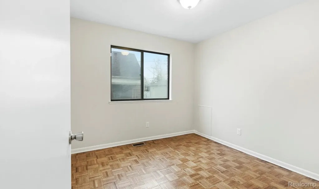 17108 Oconnor Avenue Allen Park City MI 48101