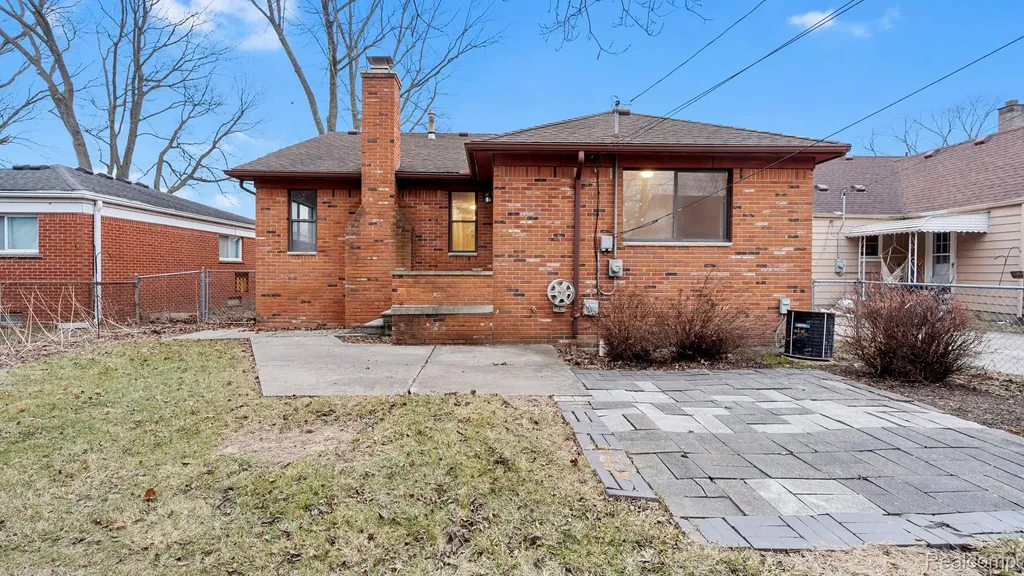 17108 Oconnor Avenue Allen Park City MI 48101