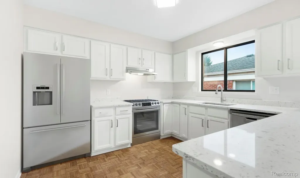 17108 Oconnor Avenue Allen Park City MI 48101