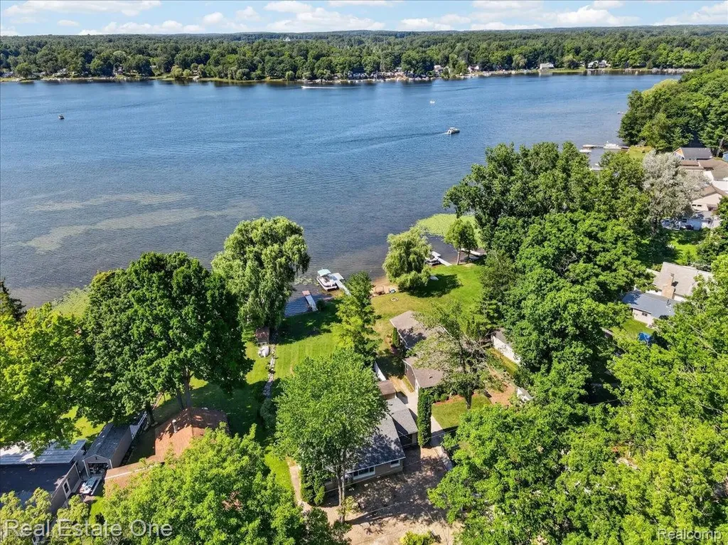 705 Sunset Drive Attica Township MI 48412