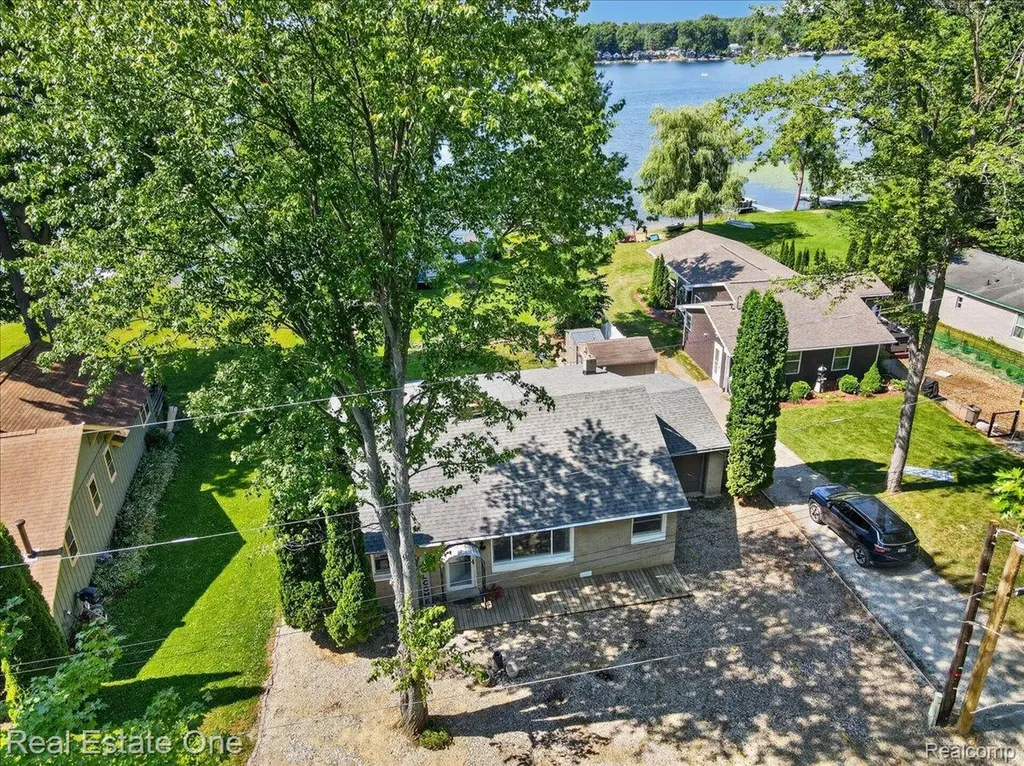 705 Sunset Drive Attica Township MI 48412