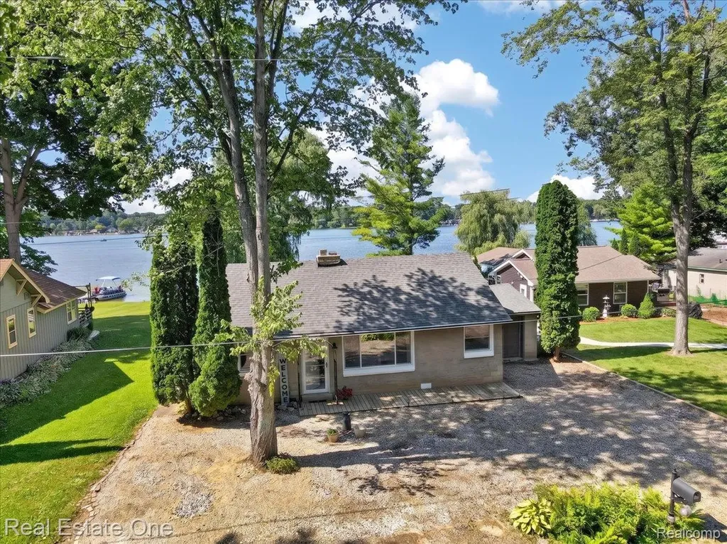705 Sunset Drive Attica Township MI 48412