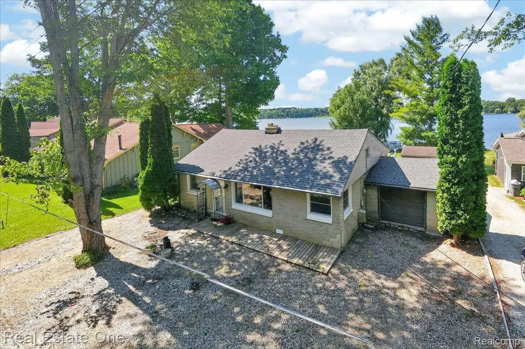 705 Sunset Drive Attica Township MI 48412