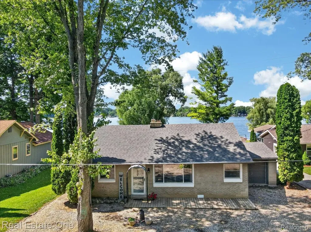 705 Sunset Drive Attica Township MI 48412