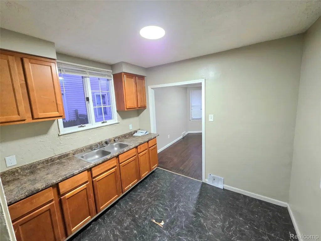 14235 Winthrop Street Detroit City MI 48227