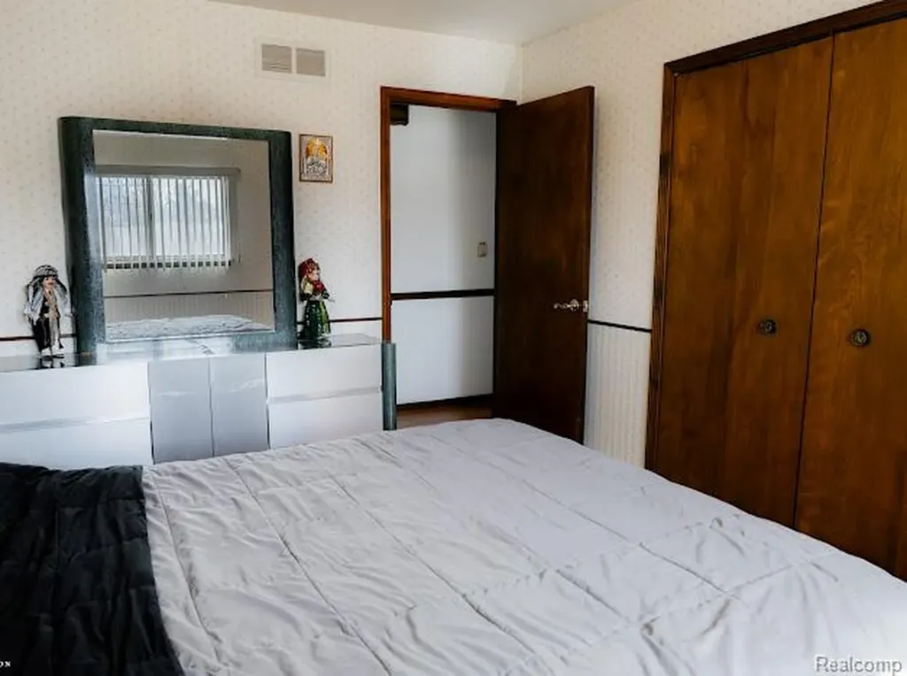 3650 Veronica Drive Sterling Heights City MI 48310