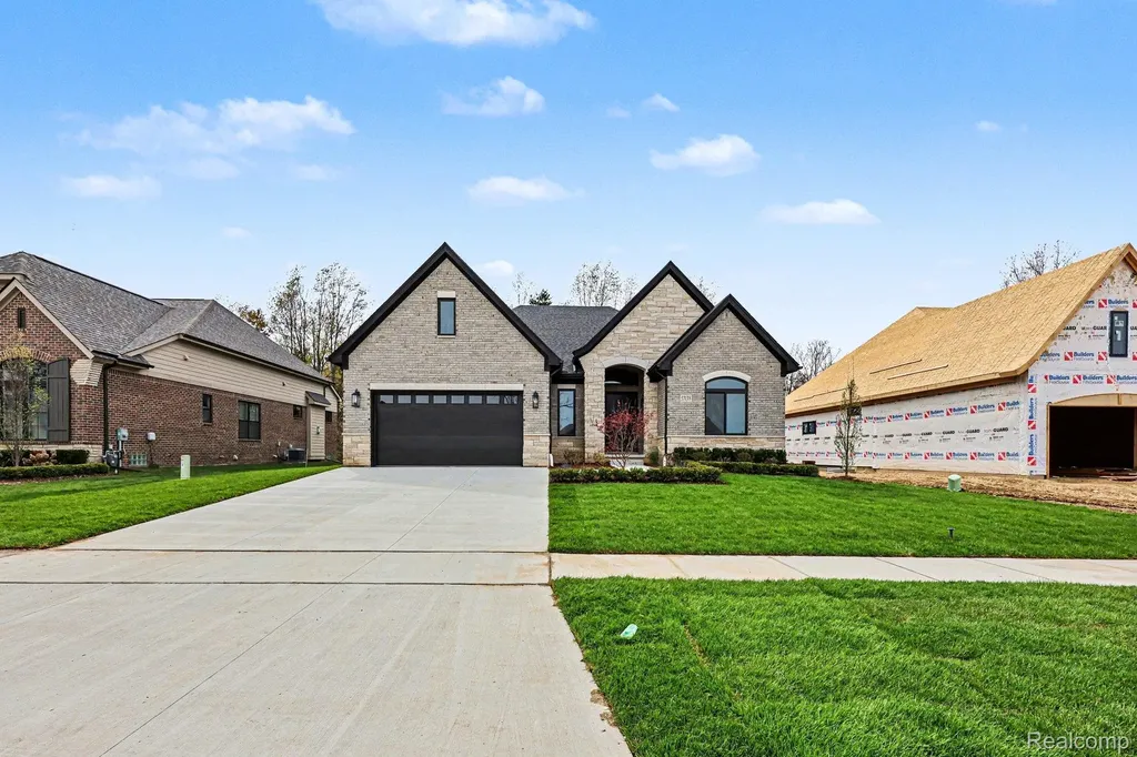 57135 Meadowridge Drive Washington Township MI 48094