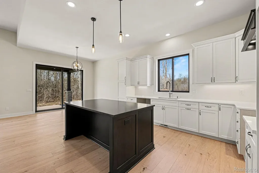 57135 Meadowridge Drive Washington Township MI 48094
