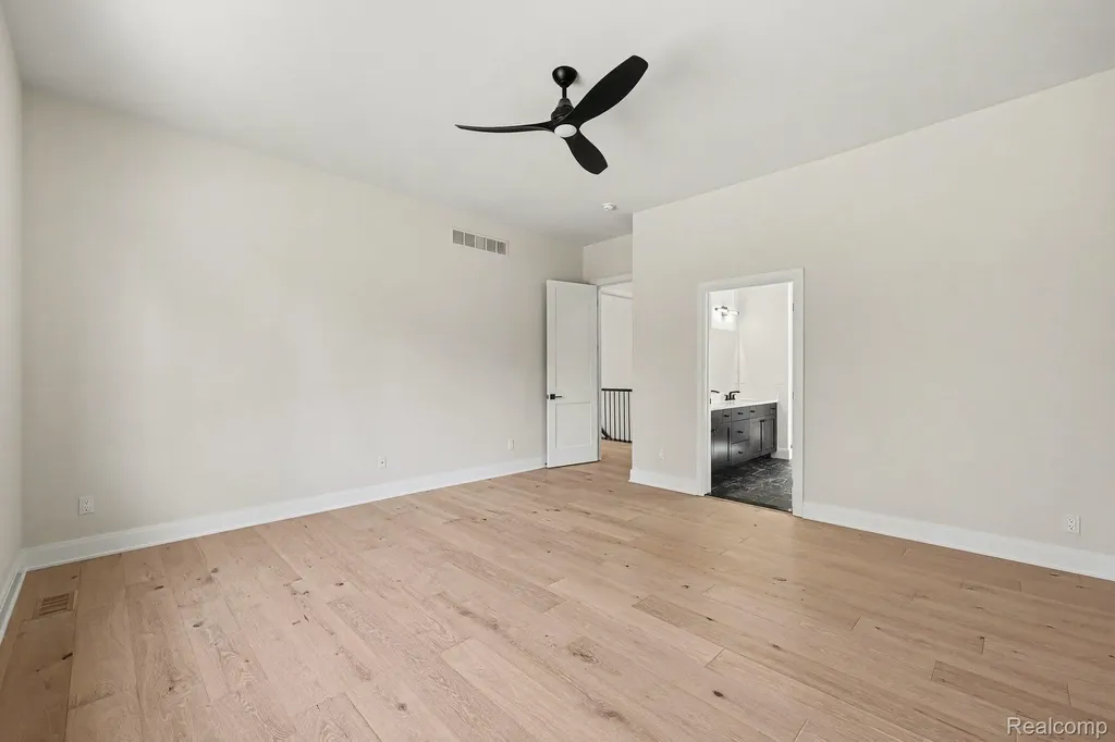 57135 Meadowridge Drive Washington Township MI 48094