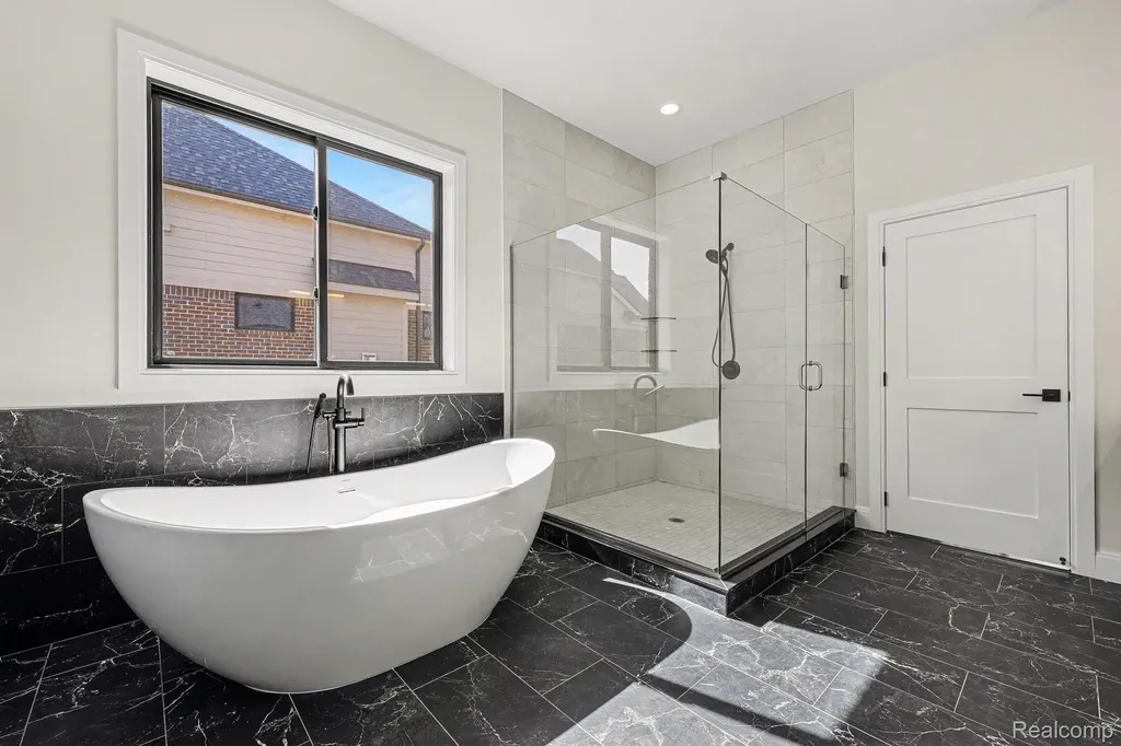 57135 Meadowridge Drive Washington Township MI 48094