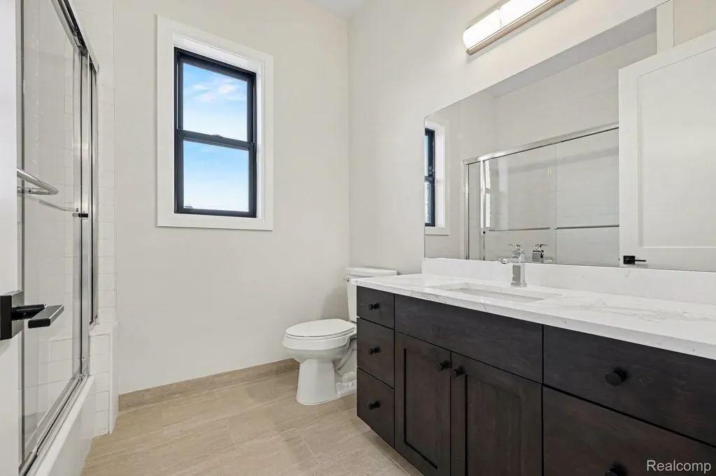 57135 Meadowridge Drive Washington Township MI 48094