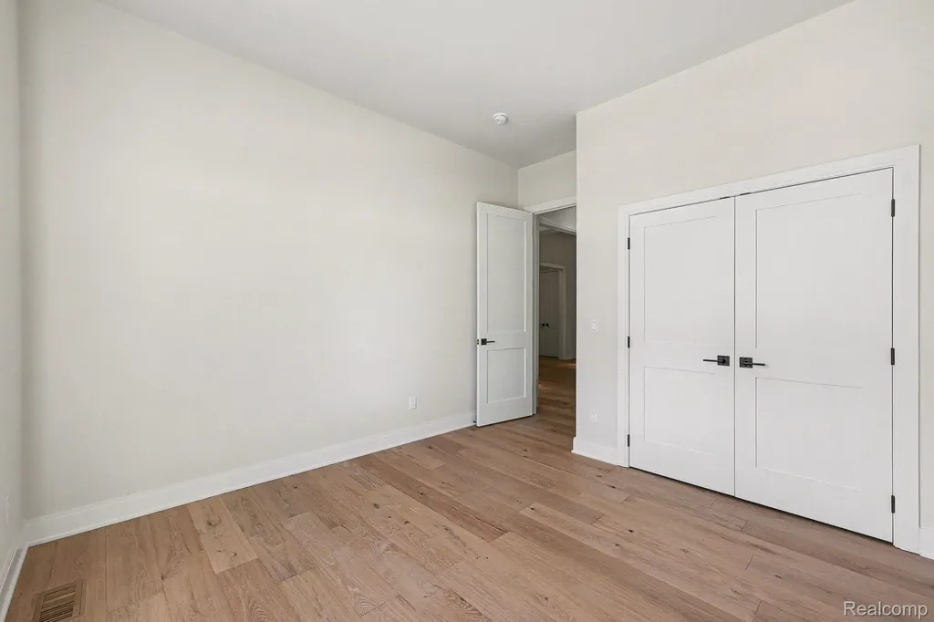57135 Meadowridge Drive Washington Township MI 48094