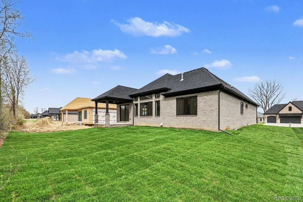 57135 Meadowridge Drive Washington Township MI 48094
