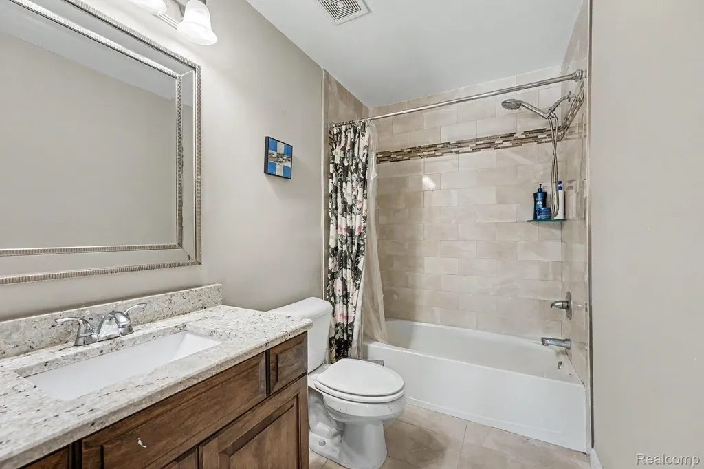 17198 Chianti Court Macomb Township MI 48042