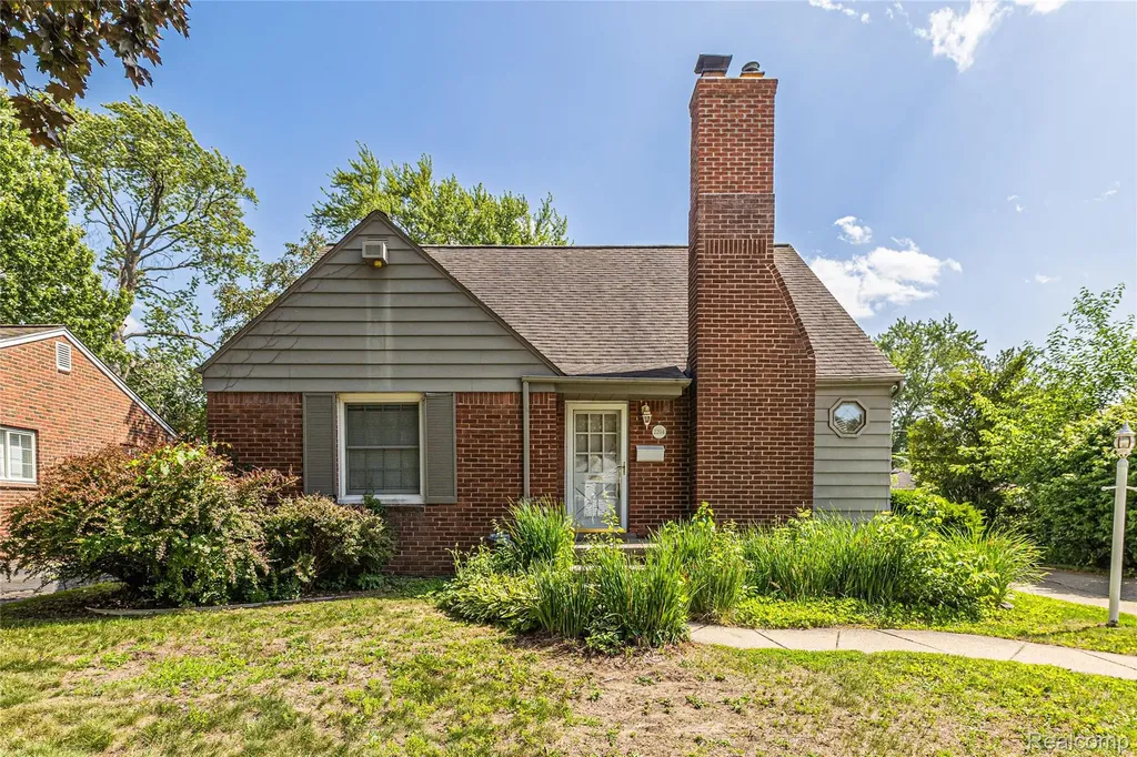 2204 Kalama Avenue Royal Oak City MI 48067