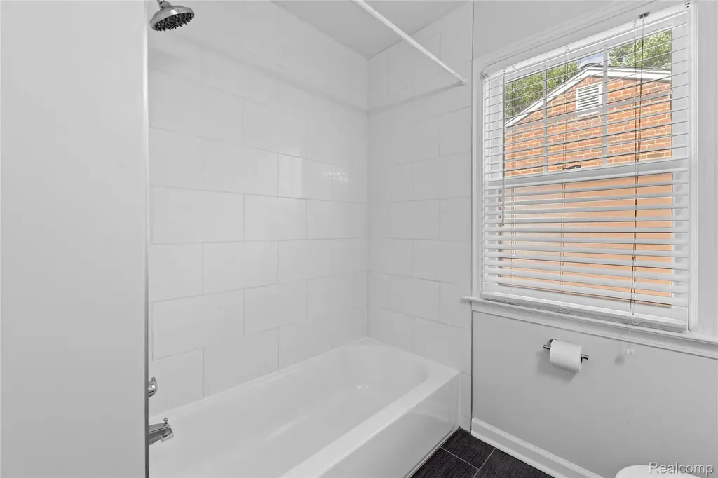 2204 Kalama Avenue Royal Oak City MI 48067