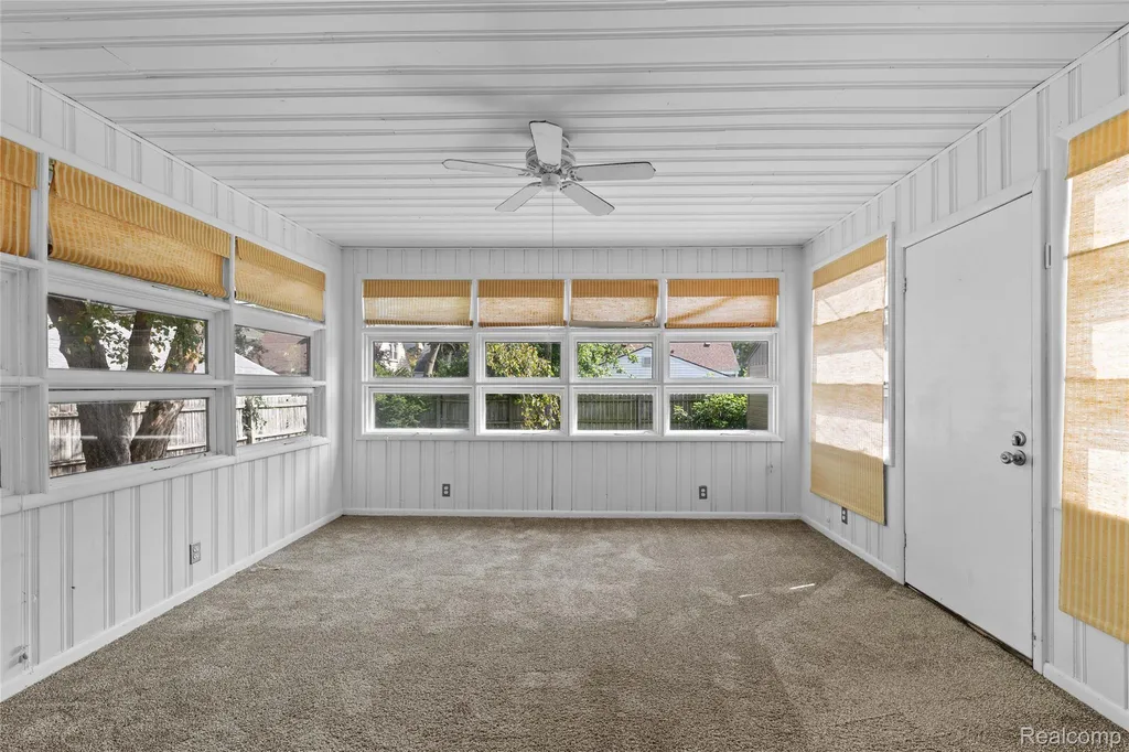 2204 Kalama Avenue Royal Oak City MI 48067