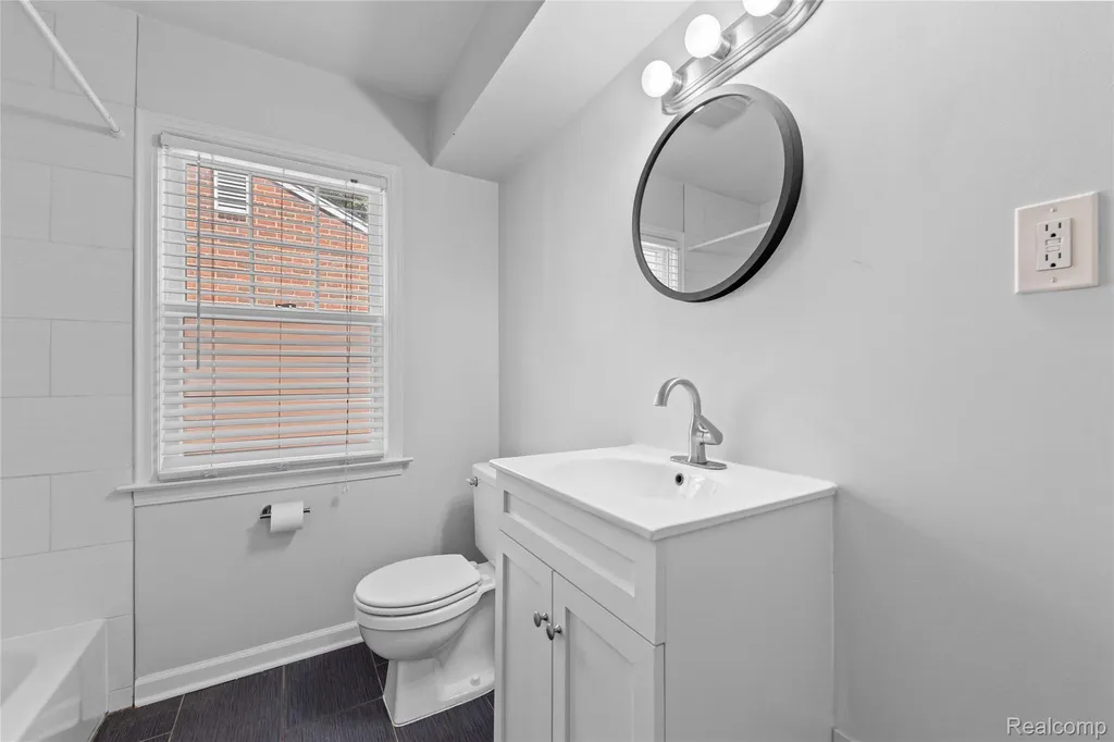 2204 Kalama Avenue Royal Oak City MI 48067