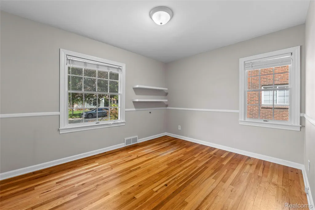 2204 Kalama Avenue Royal Oak City MI 48067