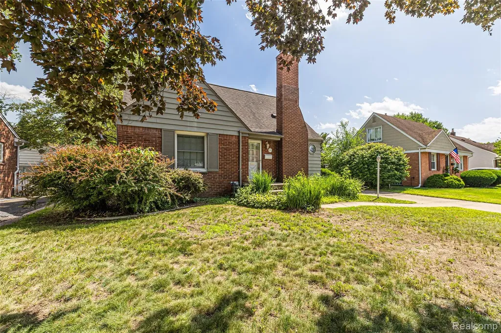 2204 Kalama Avenue Royal Oak City MI 48067