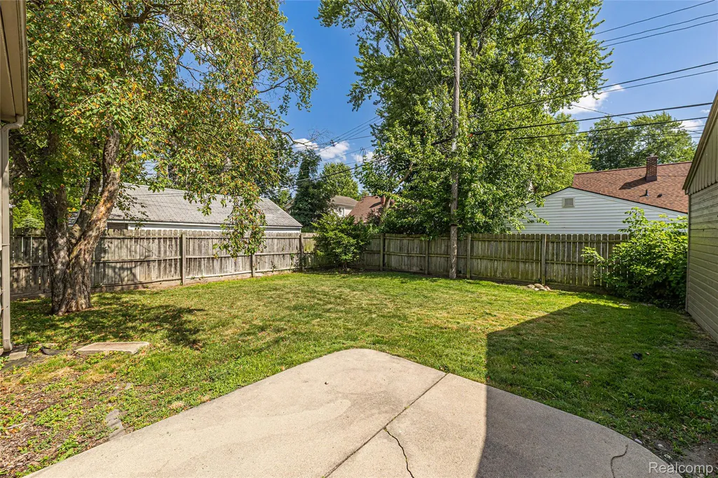 2204 Kalama Avenue Royal Oak City MI 48067