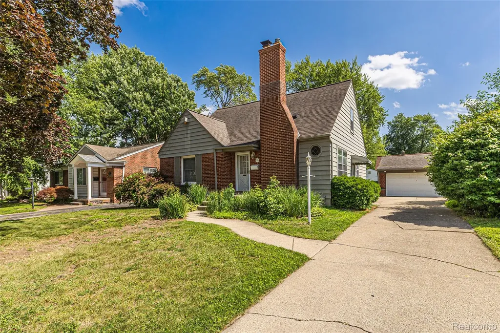 2204 Kalama Avenue Royal Oak City MI 48067